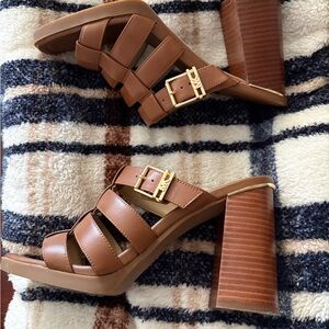 Like new. Very gently used . I wore them maybe three times. No box